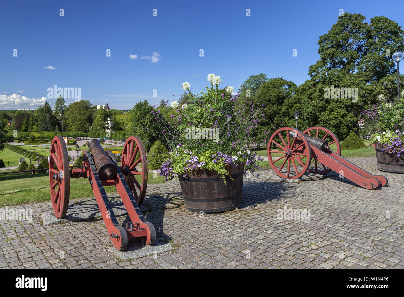 Kanonen vor der Burg von Uppsala, Uppland, Schweden, Schweden, Skandinavien, Nordeuropa, Europa Stockfoto