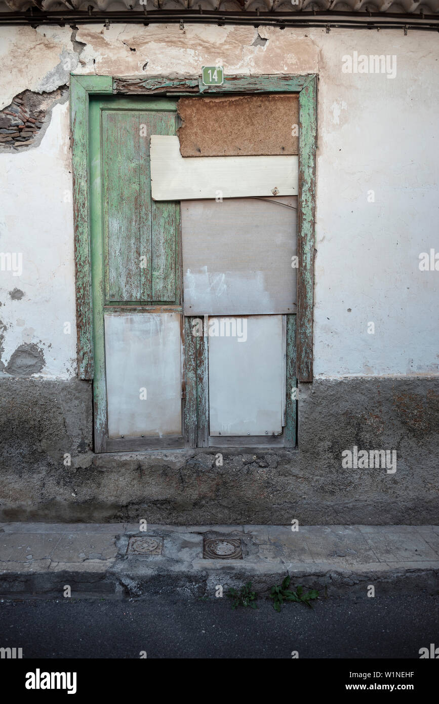 Bis genagelt Tür eines verlassenen Haus in der Hauptstadt San Sebastian de la Gomera, La Gomera, Kanarische Inseln, Spanien Stockfoto