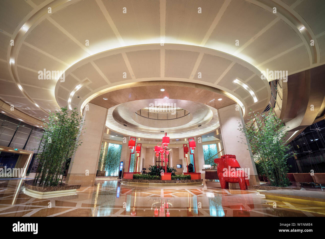 Lobby in einem luxuriösen chinesischen Hotel, Nansha, Guangzhou, Provinz Guangdong, Pearl River Delta, China Stockfoto