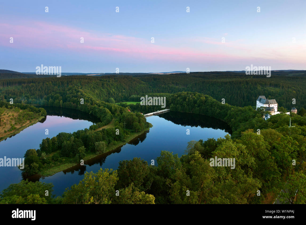 Saale Barrage in der Nähe von Wasserburg schloss, Naturpark Thüringer Schiefergebirge/Obere Saale, Thüringen, Deutschland Stockfoto