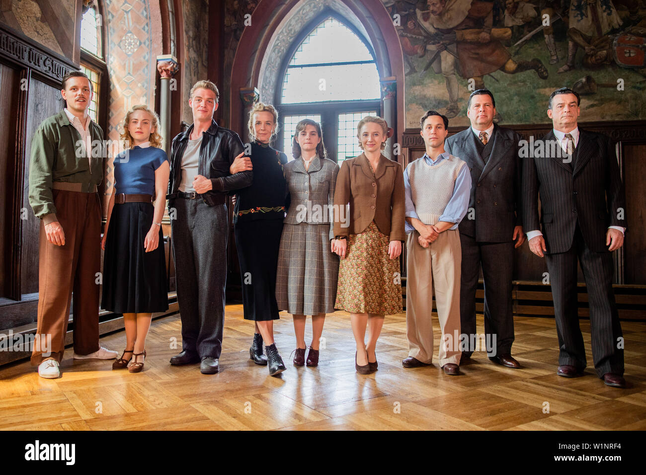 03 Juli 2019, NordrheinWestfalen, Solingen Die Schauspieler Franz Hartwig (LR), Elisa Schlott