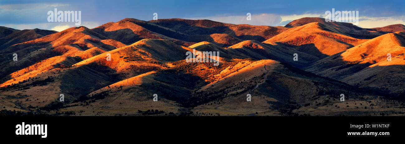 Abendlicht Sonnenaufgang in den Bergen Bereich Hills Nature Stockfoto