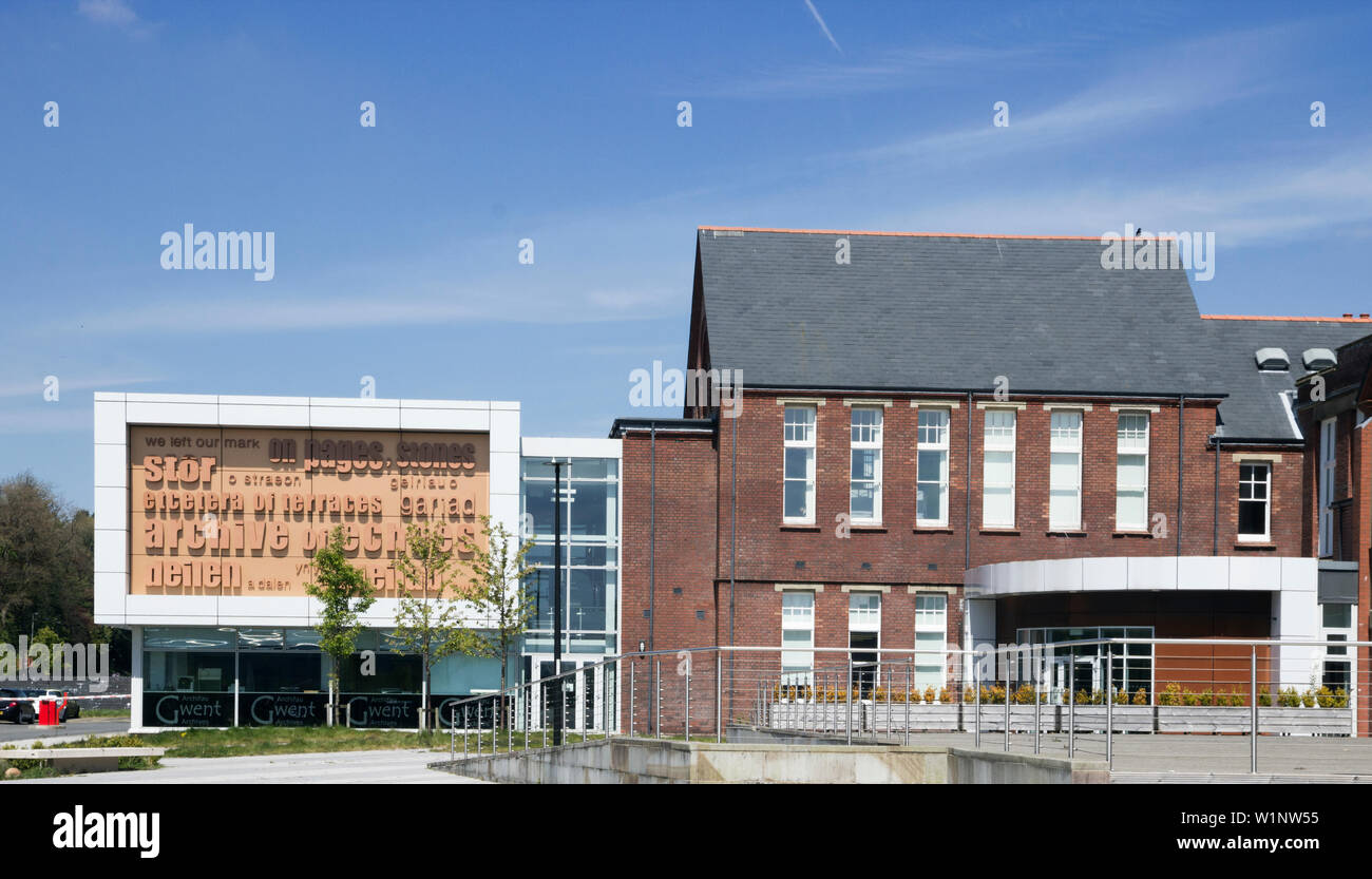 Das Gwent-Archiv befindet sich auf dem Gelände des alten Ebbw Ve-Stahlwerks, das saniert wurde Stockfoto
