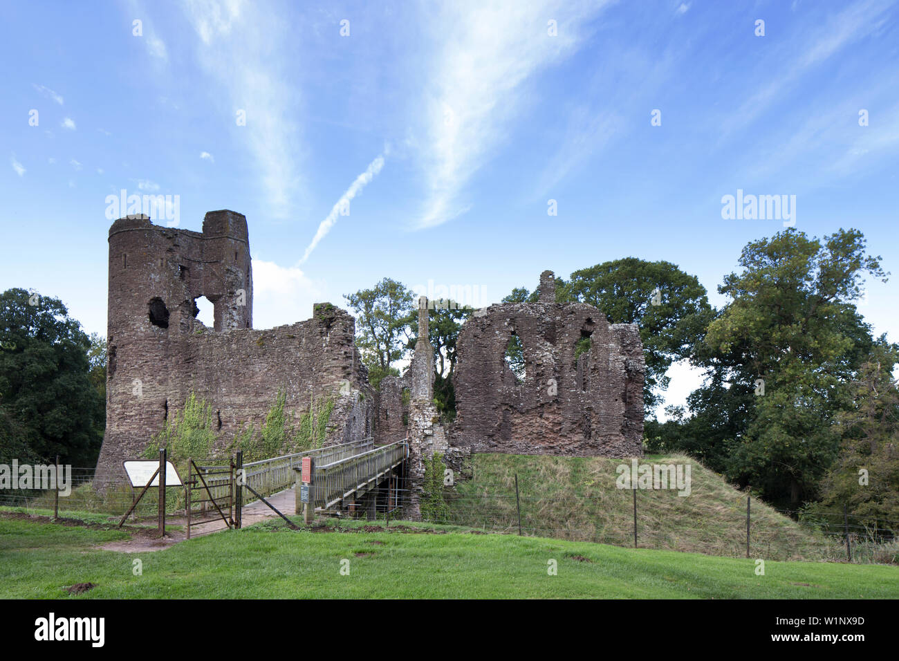 Grosmont Castle, eines der normannischen „drei Burgen von Gwent“, um das Grenzland zwischen England und Wales zu kontrollieren. Stockfoto