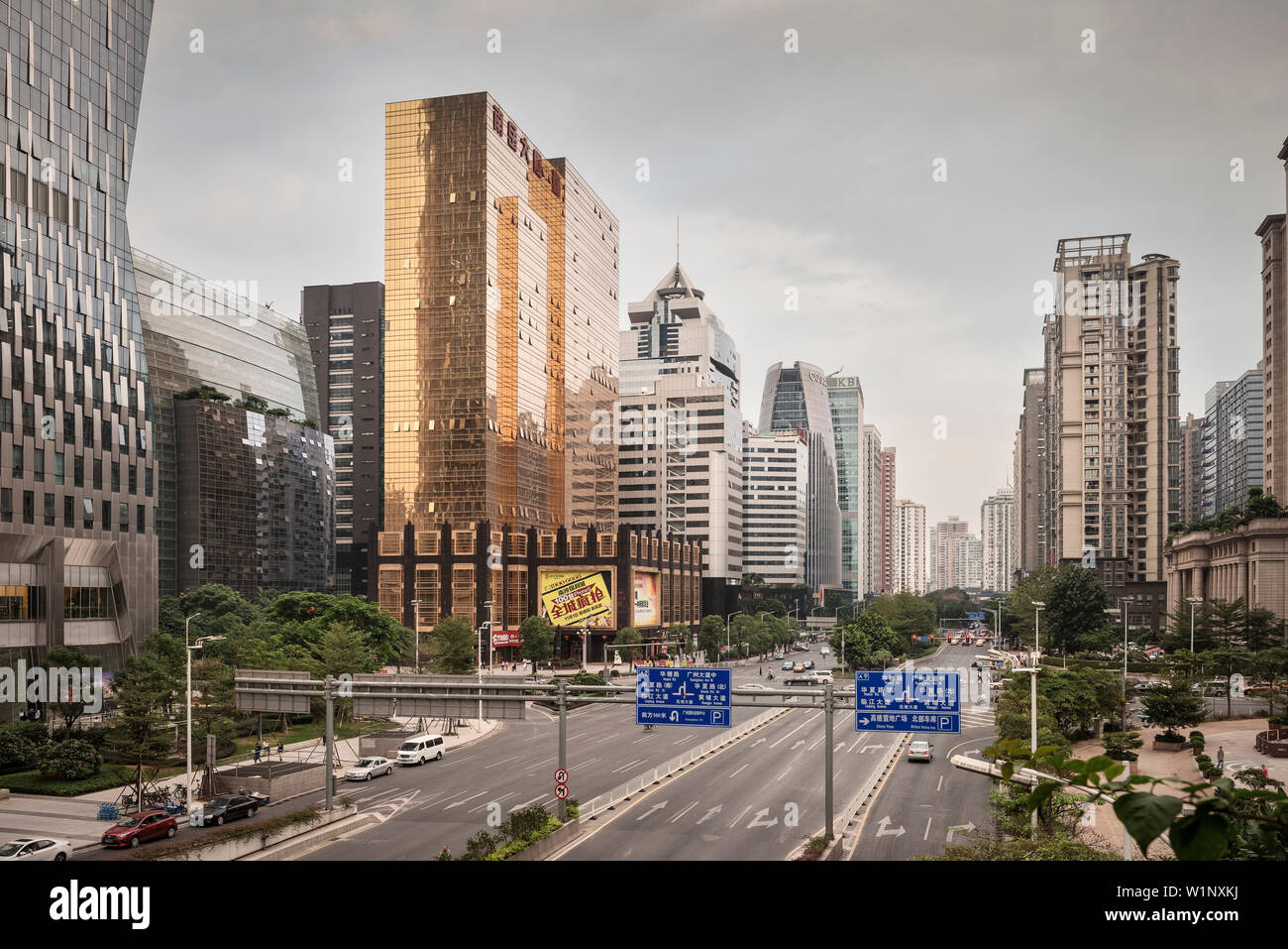 Moderne Wolkenkratzer in der Innenstadt von Guangzhou, Provinz Guangdong, Pearl River Delta, China Stockfoto