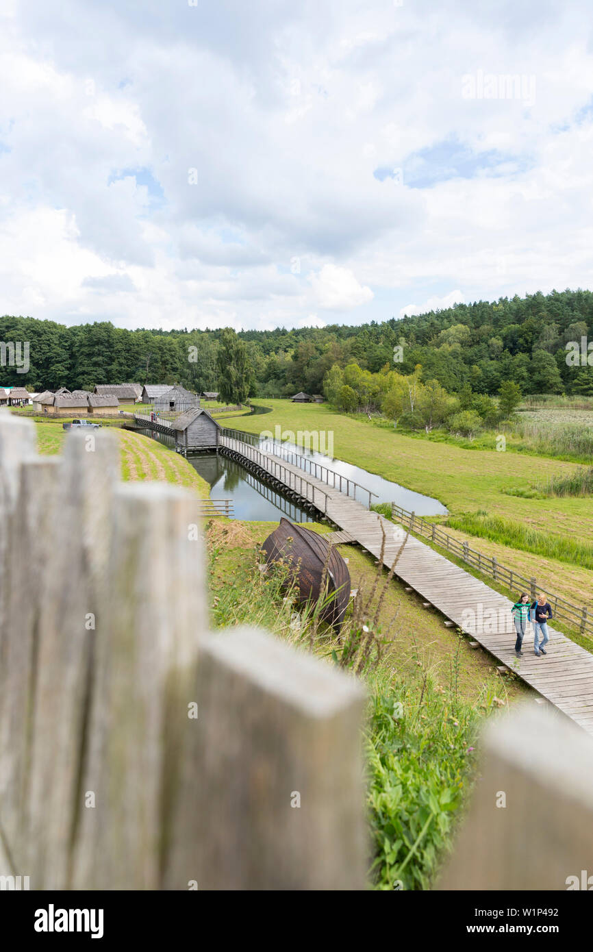 Archäologisches Freilichtmuseum Groß Raden, Mecklenburgische Seenplatte, Mecklenburger Seenplatte, Groß Raden, Mecklenburg-Vorpommern, Deutschland, Europa Stockfoto