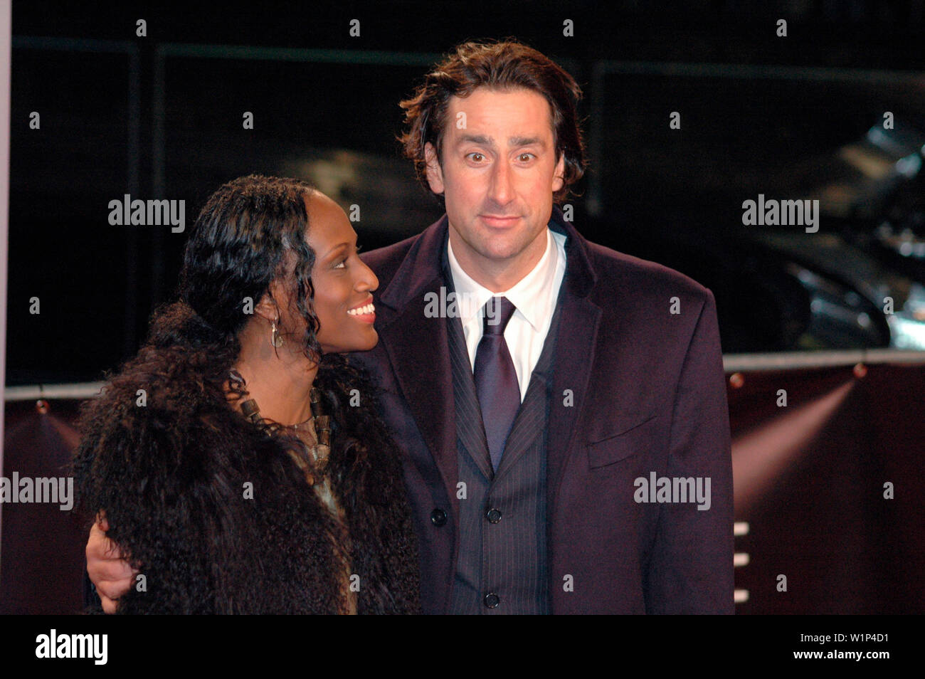 Christian Schenk mit Begleitung - Deutschlandpremiere des neuen James-Bond-Films "Casino Royale", Sony Center, Potsdamer Platz, 21. November 2006, Ber Stockfoto