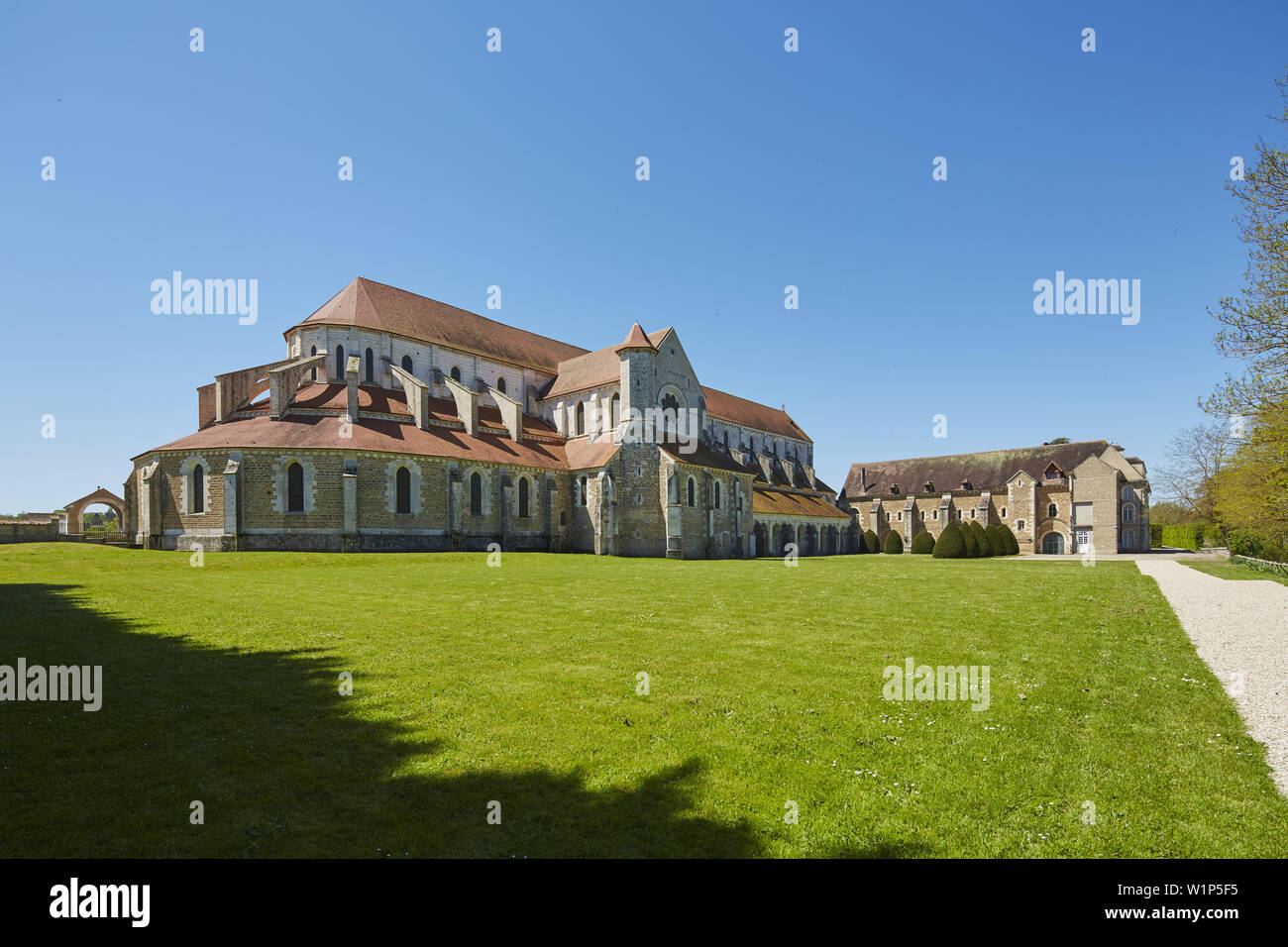 Kirche der ehemaligen Abtei von Pontigny, Ligny-le-Châtel, Departement Yonne, Burgund, Frankreich, Europa Stockfoto