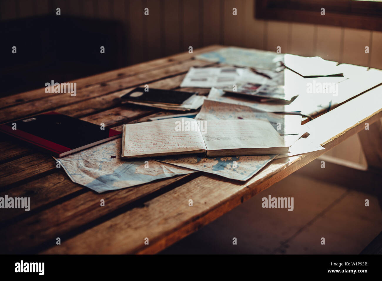 Bücher in einer Kabine, Grönland, Arktis. Stockfoto