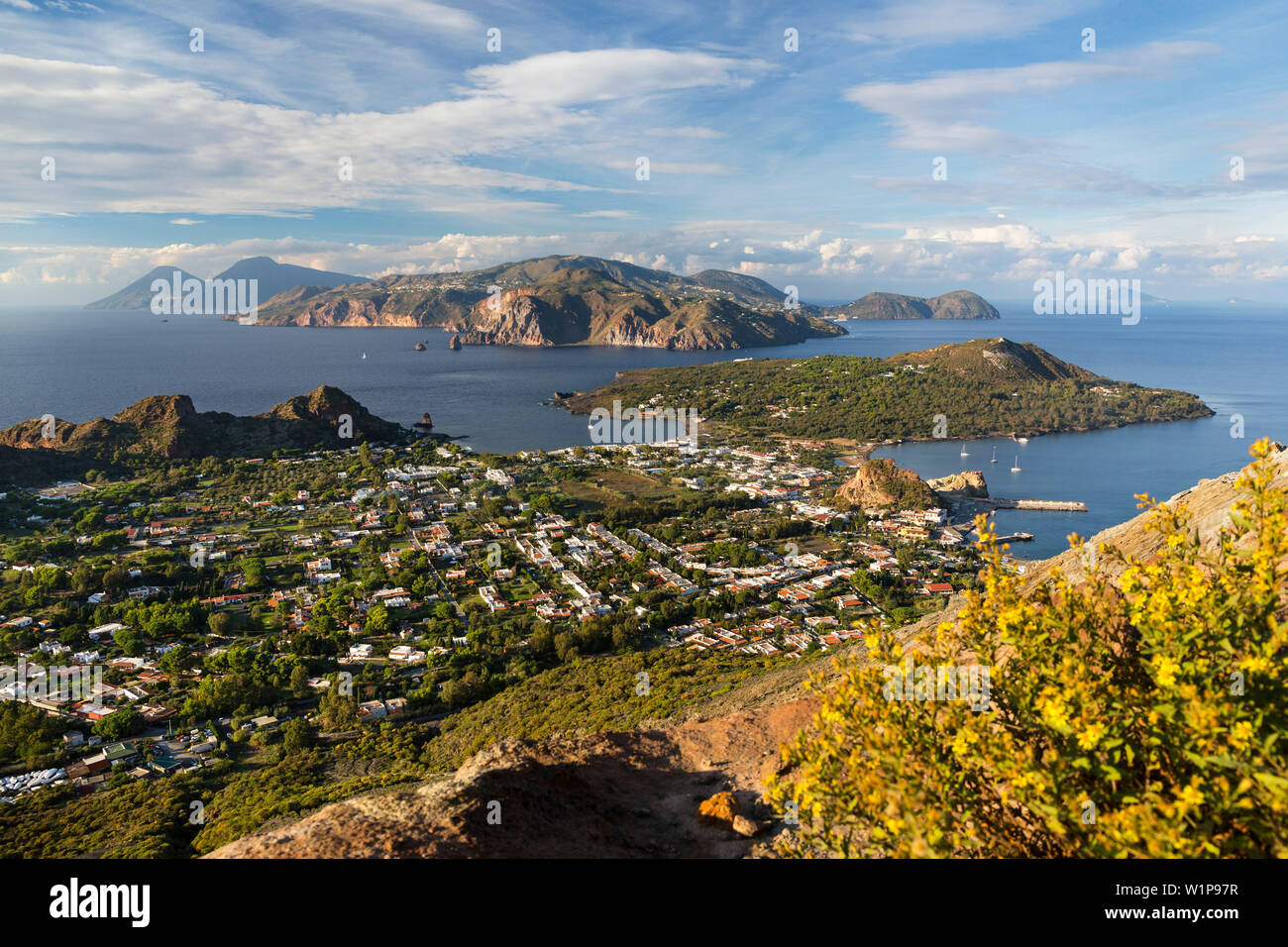 Panoramablick von Vulcano, Salina, Lipari, Panarea, Lipari, Äolische Inseln, Meer, Mittelmeer, Italien, Europa Stockfoto