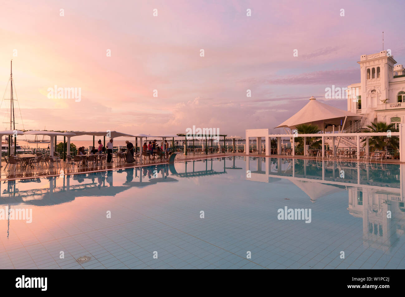Schwimmbad Club Cienfuegos, neben der Marina, Cienfuegos, Kuba, Karibik insel Stockfoto
