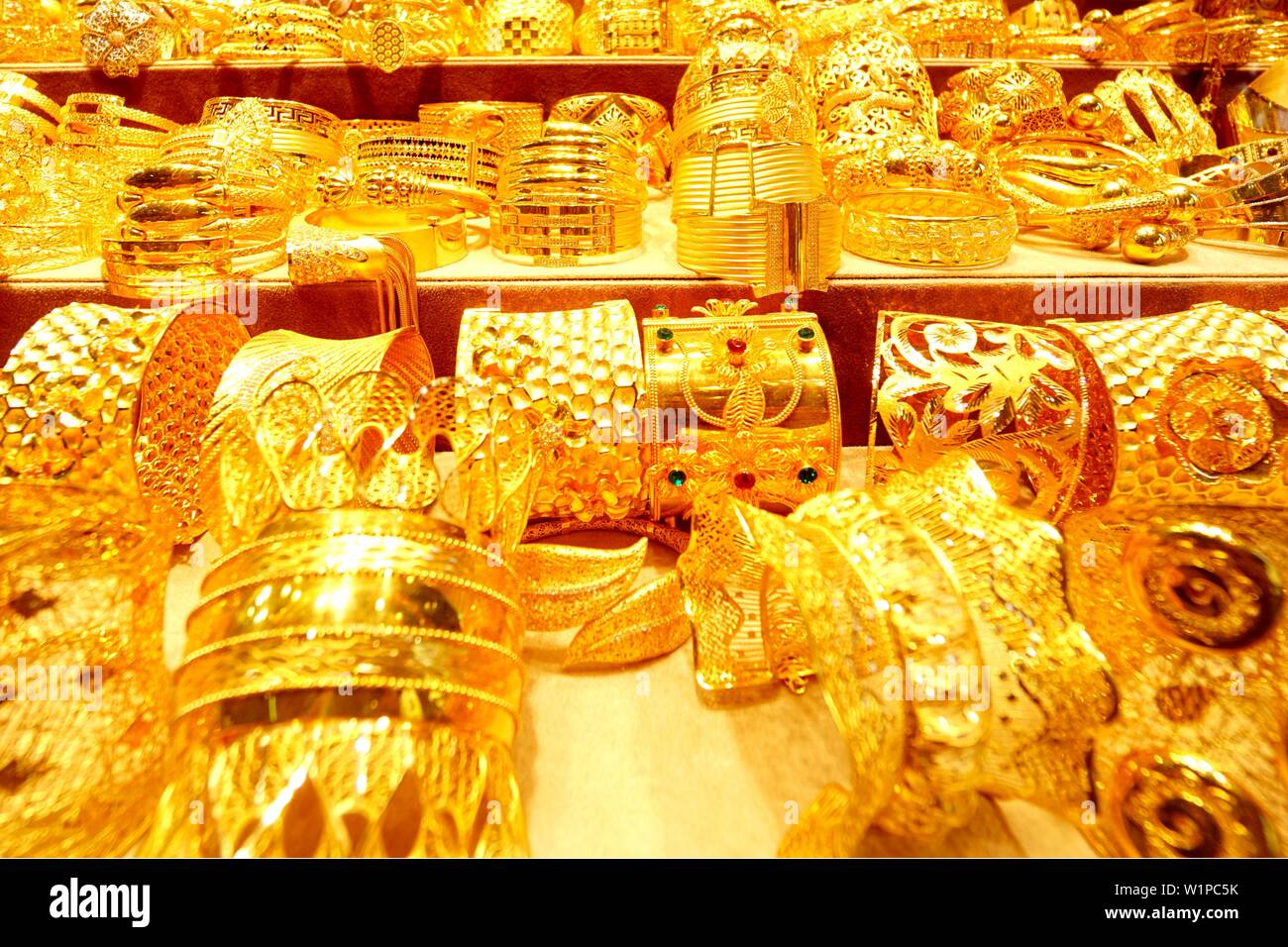 Gold, Schmuck, Schaufenster, Dubai Stadt aus Gold, Gold Souk, Deira, Dubai, VAE, Vereinigte Arabische Emirate Stockfoto