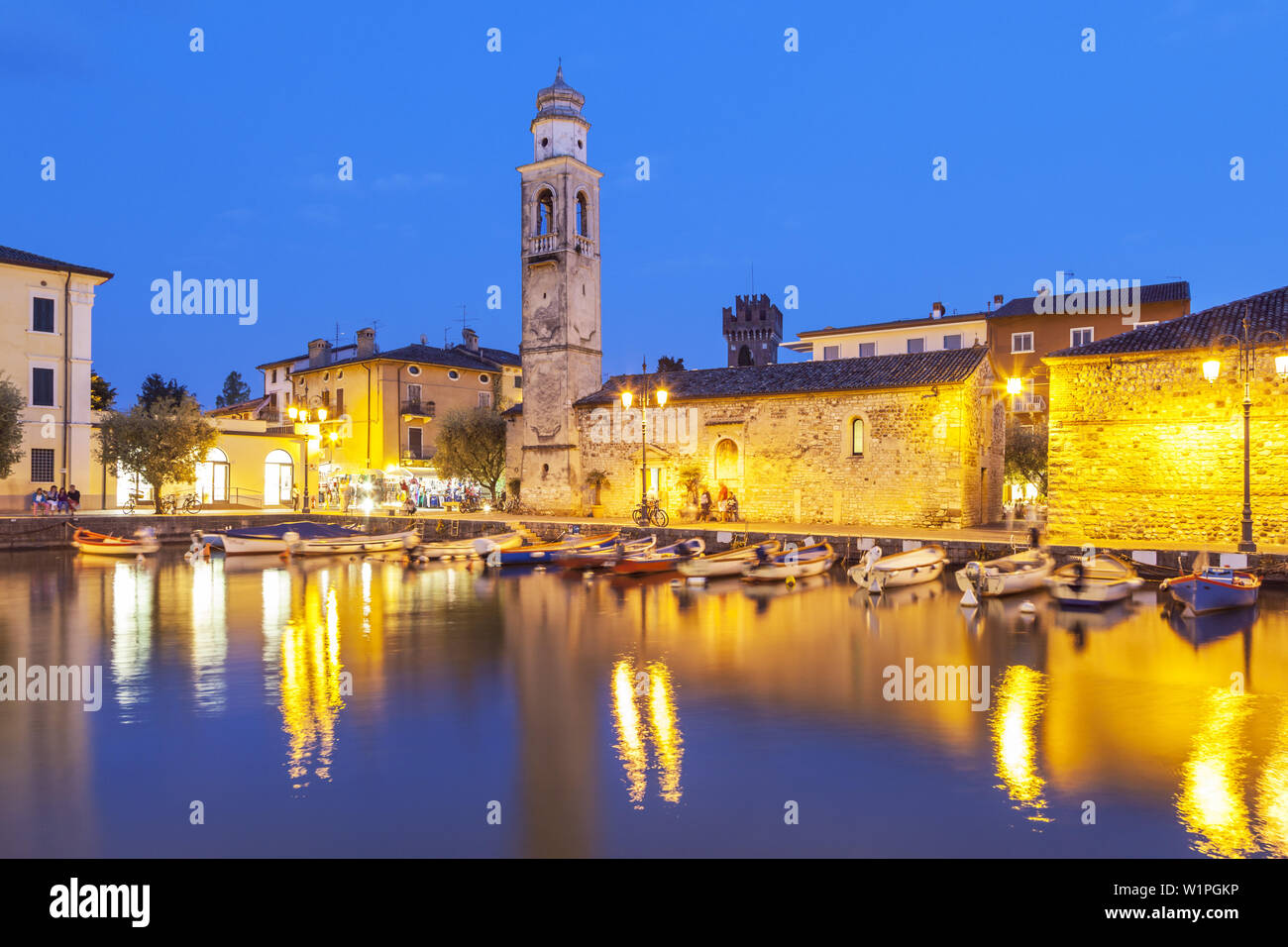 Hafen von Lazise am Gardasee, Nördliche Italienische Seen, Venetien, Norditalien, Italien, Südeuropa, Europa Stockfoto