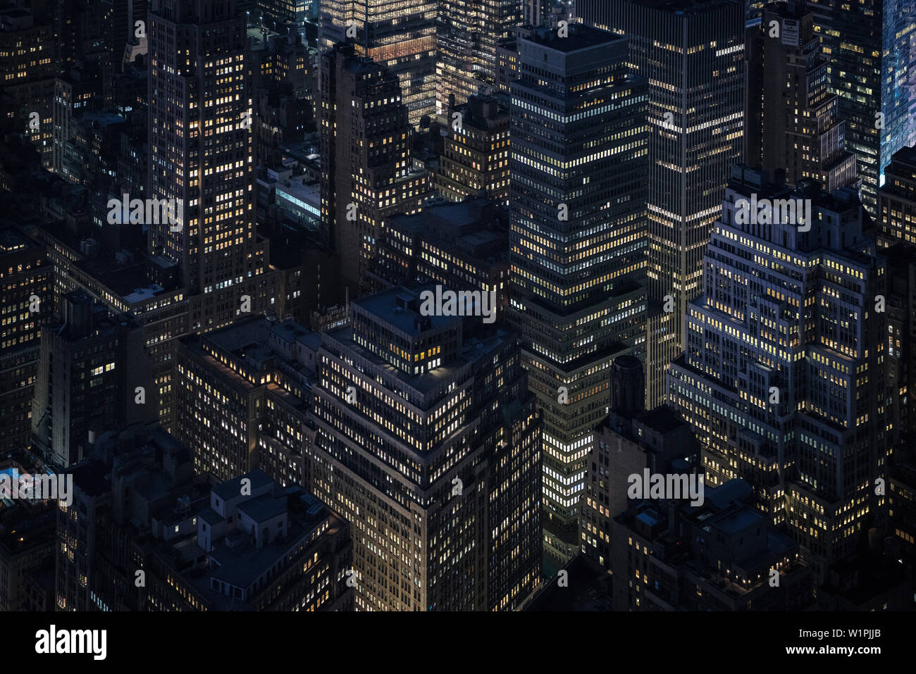 Blick von der Aussichtsplattform des Empire State Building in Richtung Schlafzimmer leuchten, Manhattan, New York City, New York City, Vereinigte Staaten von Amerika, USA, North Amer Stockfoto