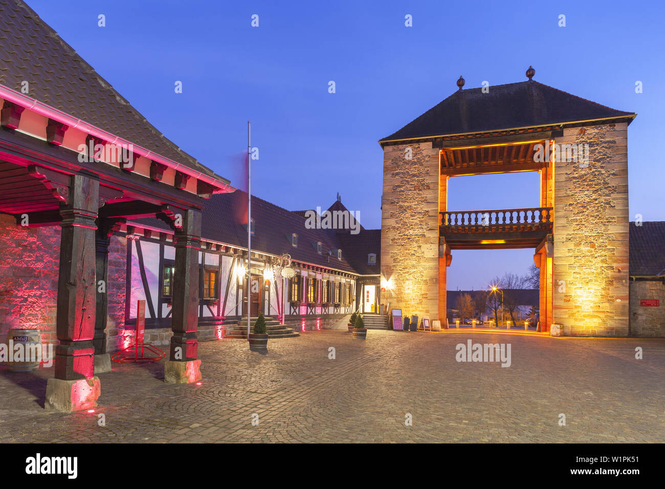 Deutsche Weinstraße Tor in Schweigen-Rechtenbach, Schweigen, Pfälzer Wald, Pfalz, Rheinland-Pfalz, Deutschland, Europa Stockfoto