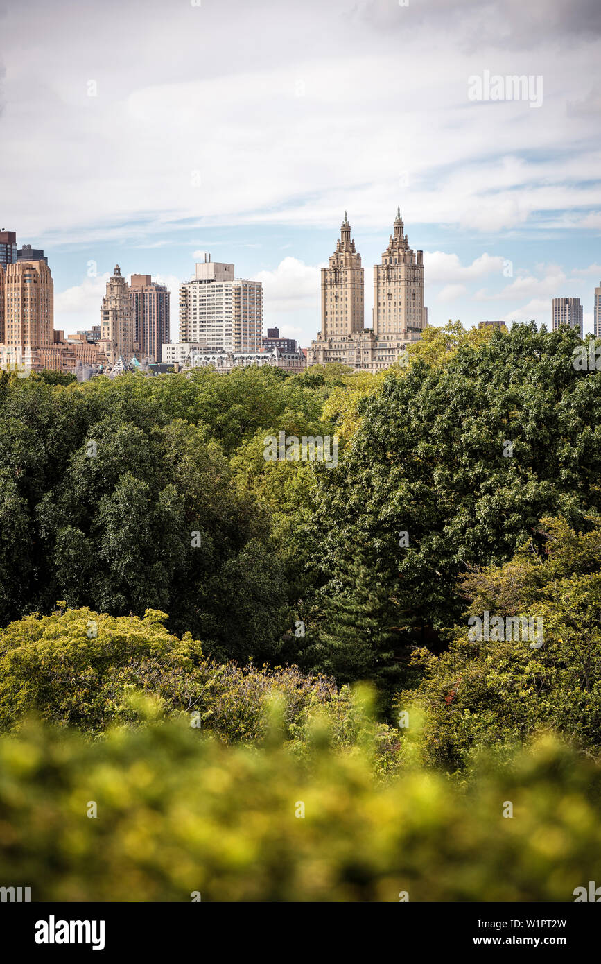 Blick von der Dachterrasse des Metropolitan Museum der Kunst über die umliegenden Central Park, 5th Avenue, Manhattan, New York City, New York City, Vereinigte Staaten von Am Stockfoto