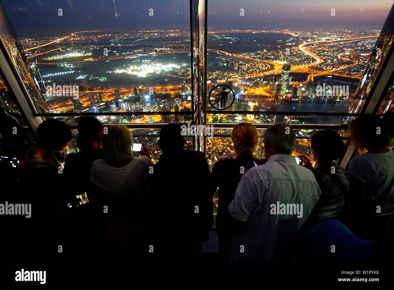 Am oberen Himmel, Burj Khalifa, Aussicht, Besucher, Level 148, 555 Meter, Dubai, VAE, Vereinigte Arabische Emirate Stockfoto