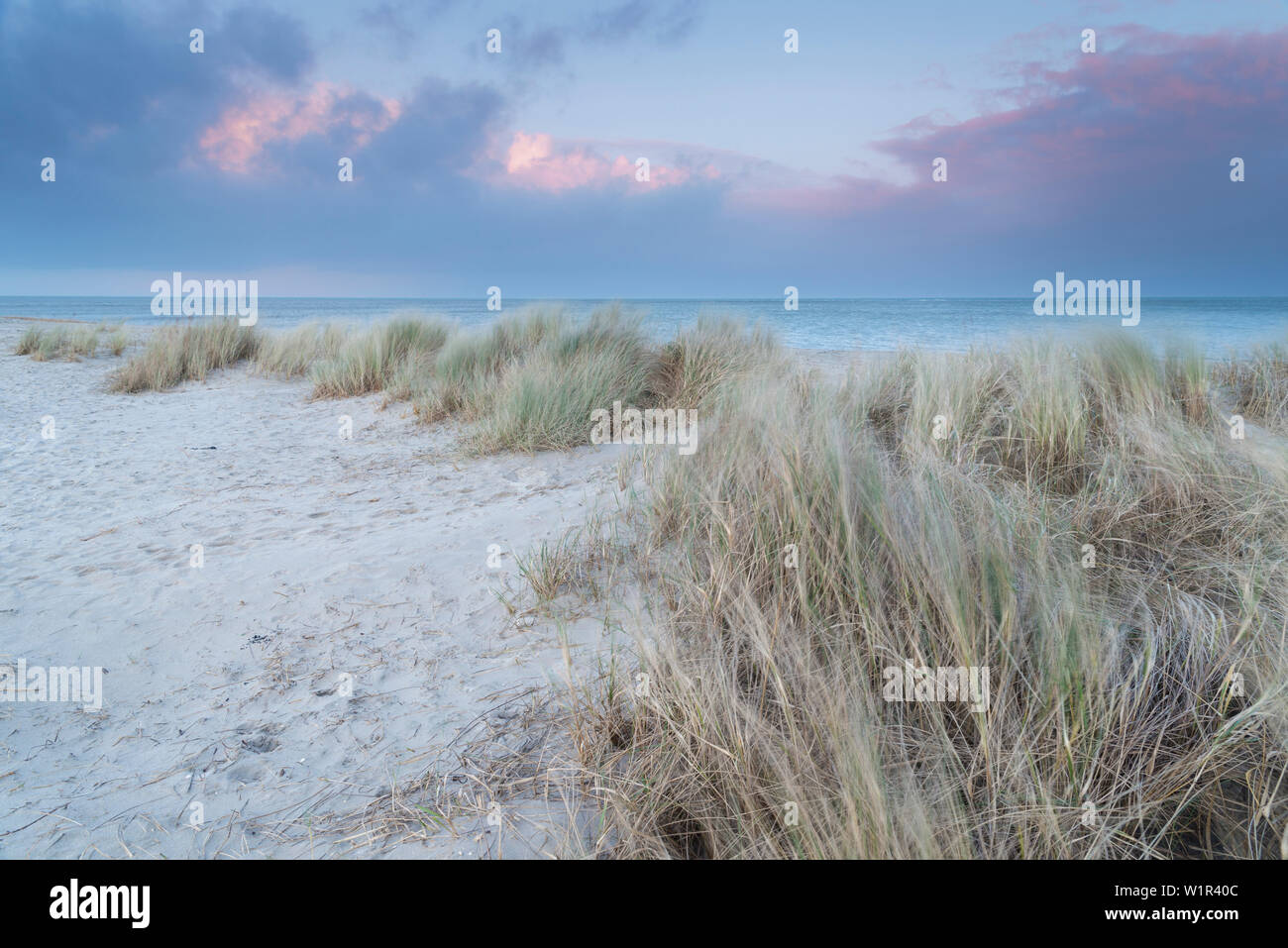 Düne, Strand, Sonnenuntergang, Schillig Wangerland, Nordsee, Friesland, Niedersachsen, Deutschland, Europa Stockfoto