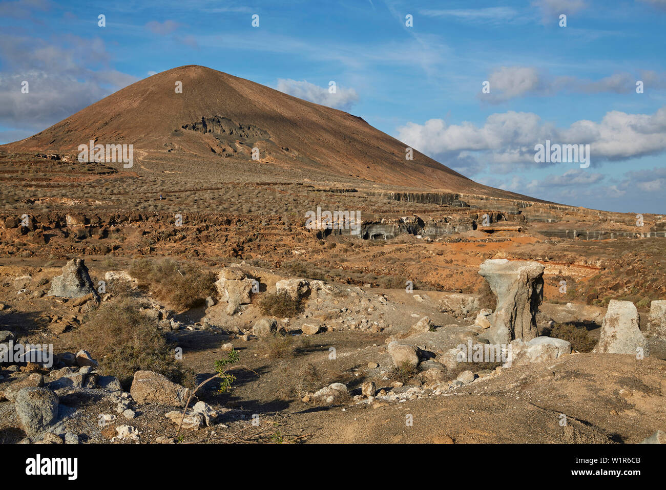 Montana de Guenia, Erosion der Vulkane in der Nähe von El Mojón, Atlantik, Lanzarote, Kanarische Inseln, Islas Canarias, Spanien, Europa Stockfoto