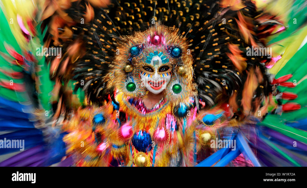 Tänzer in Bewegung, Masskara Festival, Bacolod, Bacolod, Insel Negros, Philippinen, Asien Stockfoto