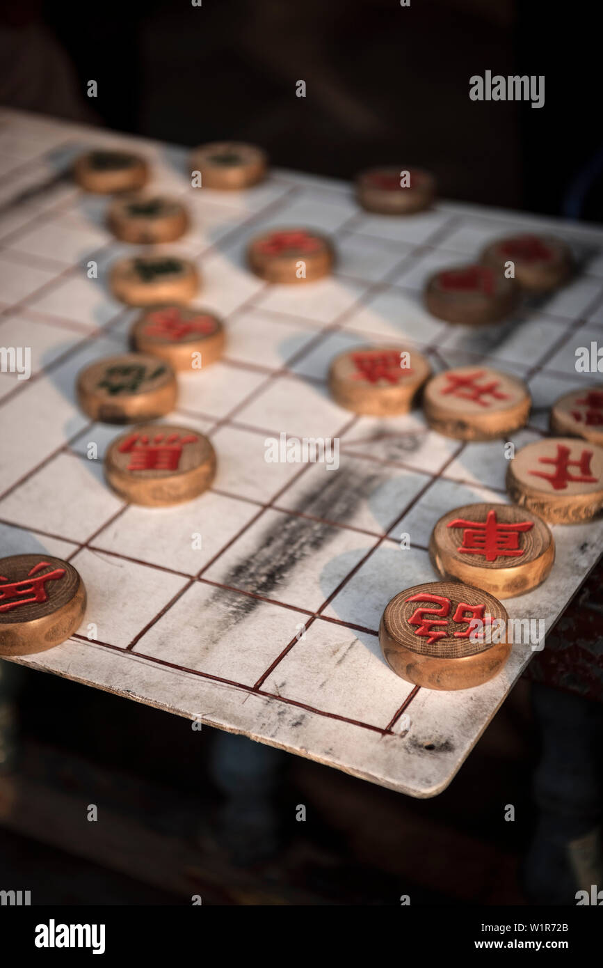 Die chinesischen Männer spielen brettspiel im Tempel des Himmels Park, Peking, China, Asien, UNESCO Weltkulturerbe Stockfoto