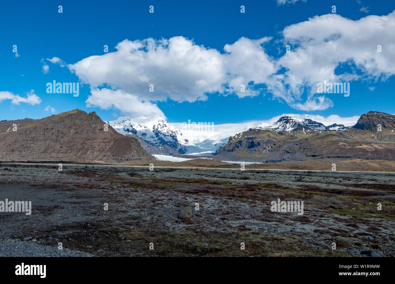 Weite Landschaft der Berge, Seen und Gletscher der Skaftafell Region Südosten von Island Stockfoto