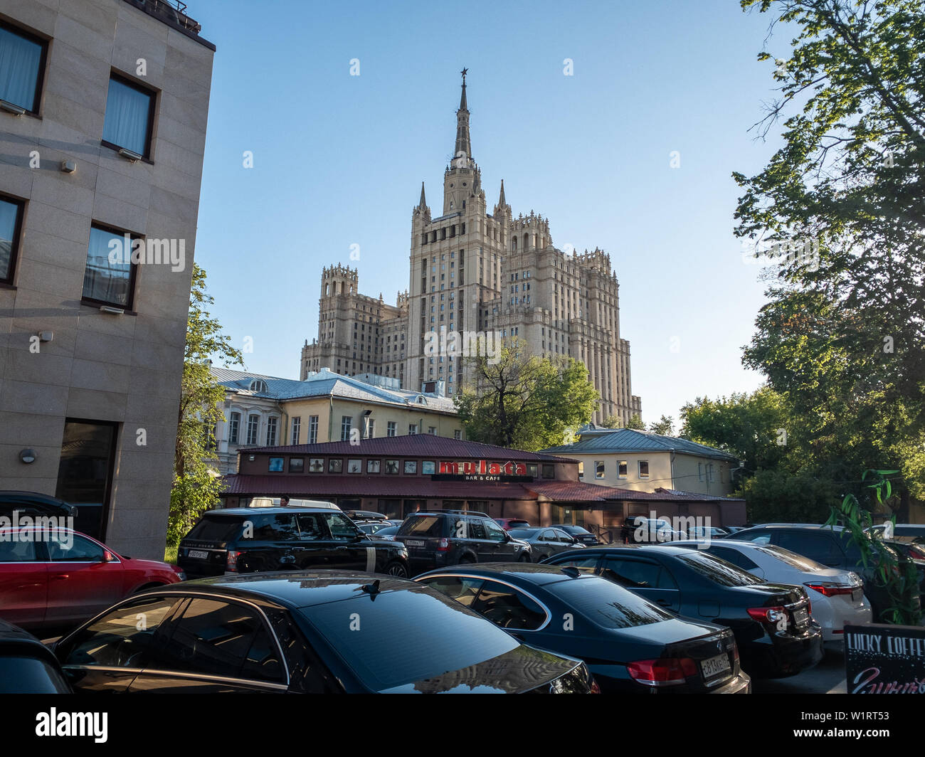 Moskau, Russland - 20. Mai 2019: Die Kudrinskaya quadratisches Gebäude ist ein Gebäude in Moskau, einer der sieben Stalinistischen Stil Wolkenkratzer Stockfoto