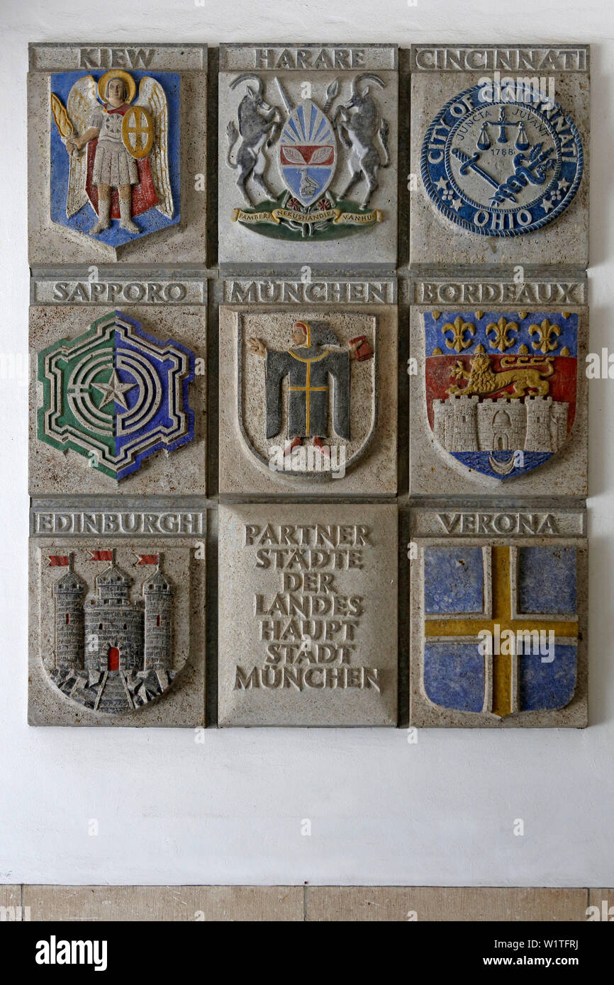 Wappen der Schwester Städte München, Neues Rathaus, Marienplatz, München, Oberbayern, Bayern, Deutschland Stockfoto