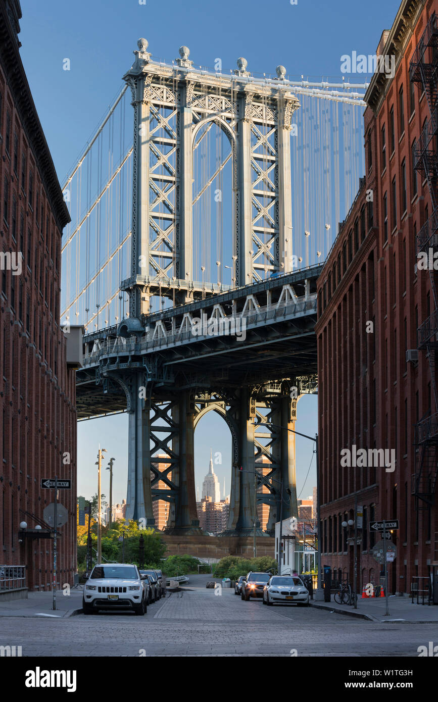 Manhattan Bridge, das Empire State Building, Washington Street, Brooklyn, Long Island, New York City, USA Stockfoto