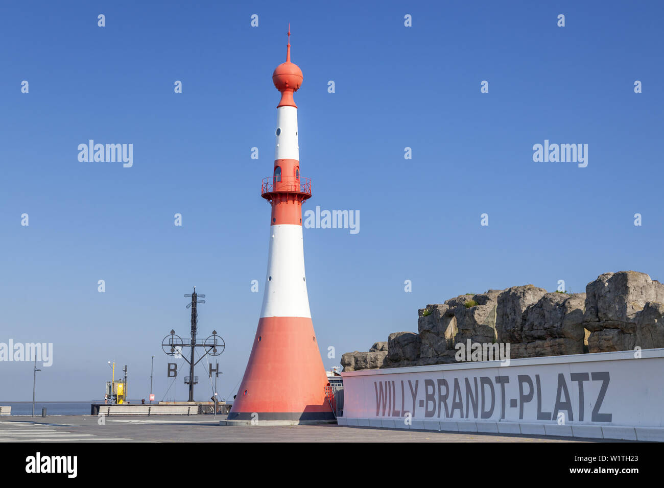 Rundumleuchte Unterfeuer im Neuen Hafen von Bremerhaven, Hansestadt Bremen, Nordseeküste, Norddeutschland, Deutschland, Europa Stockfoto