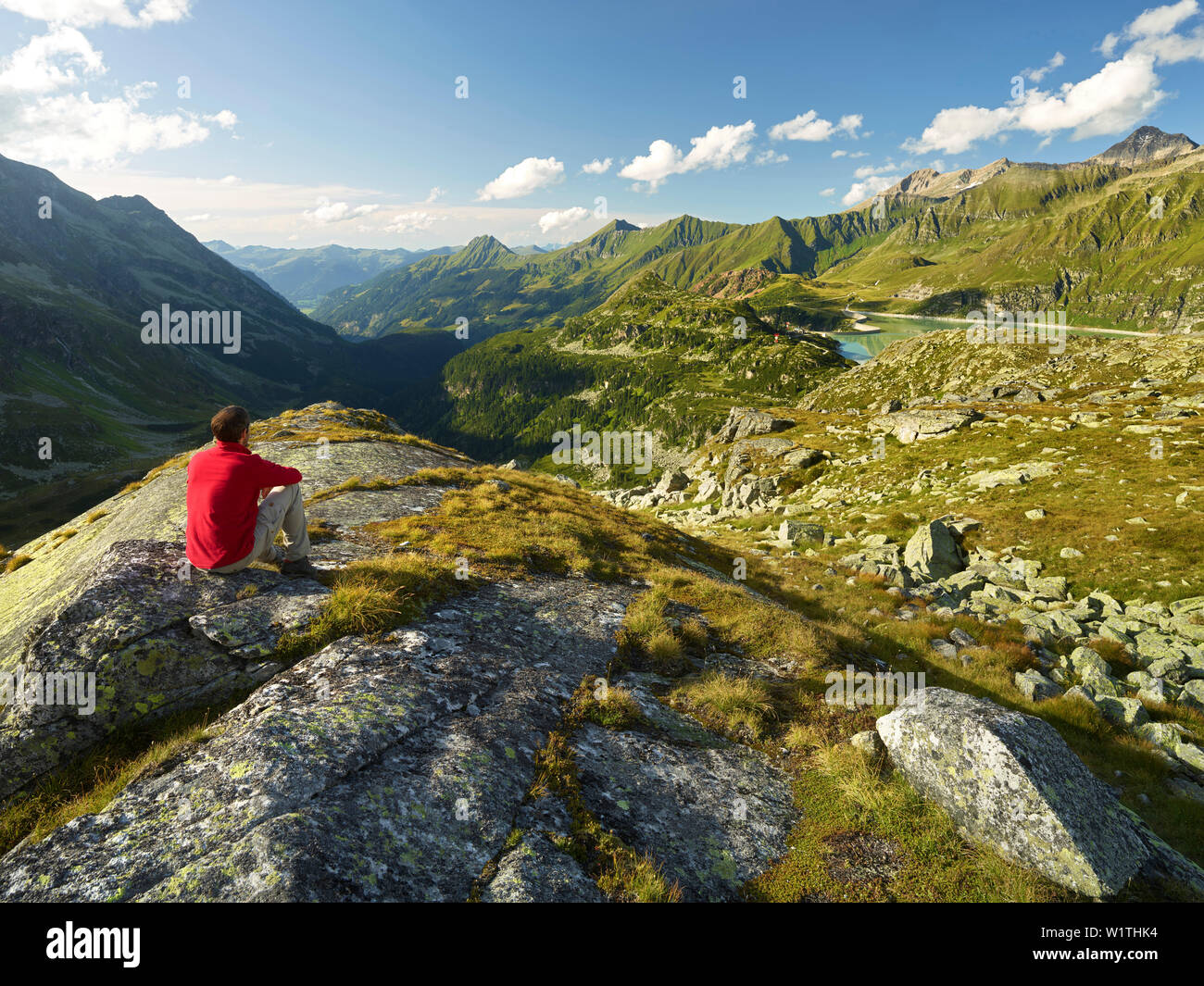 Wanderer, Blick von der Sprengung Kogel, Kitzsteinhorn, der Glocknergruppe, Nationalpark Hohe Tauern, Salzburg, Österreich Stockfoto