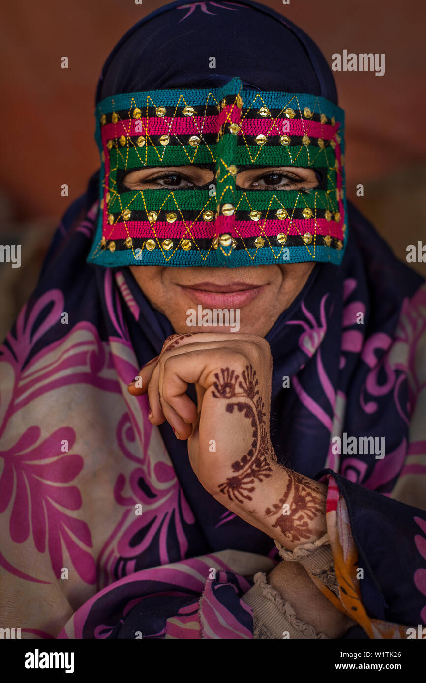 Bandari Frau mit traditionellen Maske, Persischer Golf, Iran, Asien Stockfoto