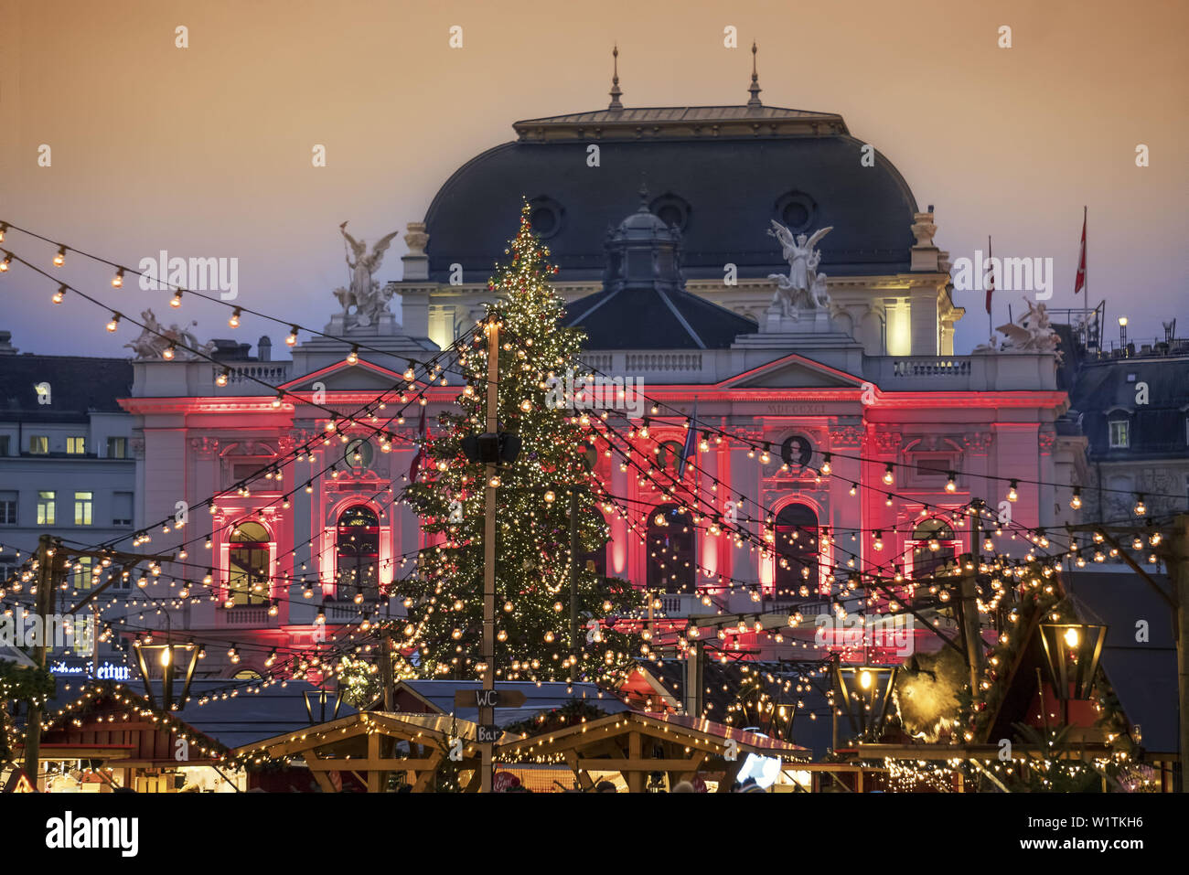 Weihnachtsmarkt, Sechselaeuten Square, Opera, Zürich, Schweiz Stockfoto