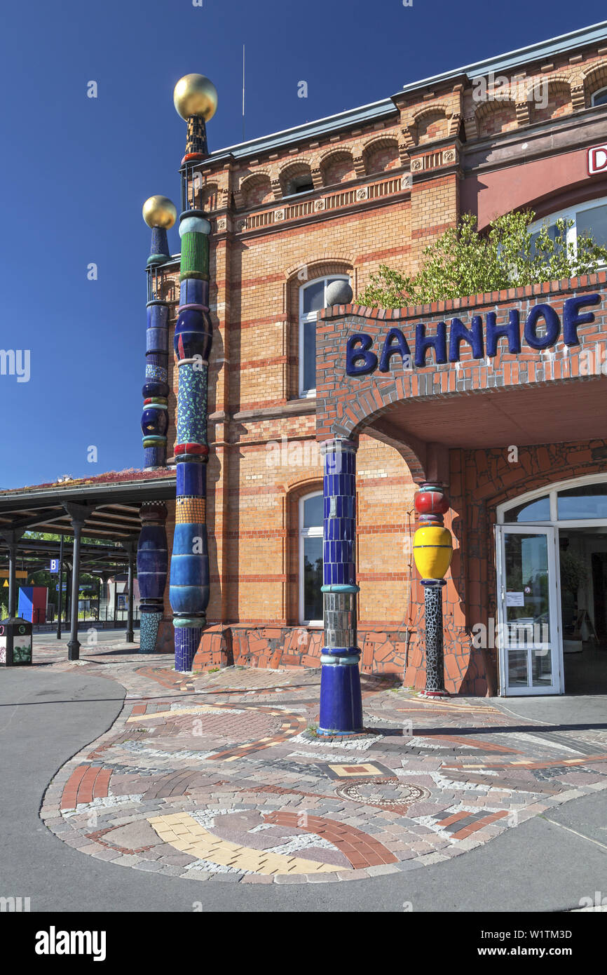 Bahnhof von Hundertwasser in der Hansestadt Uelzen, Niedersachsen, Norddeutschland, Deutschland, Europa Stockfoto