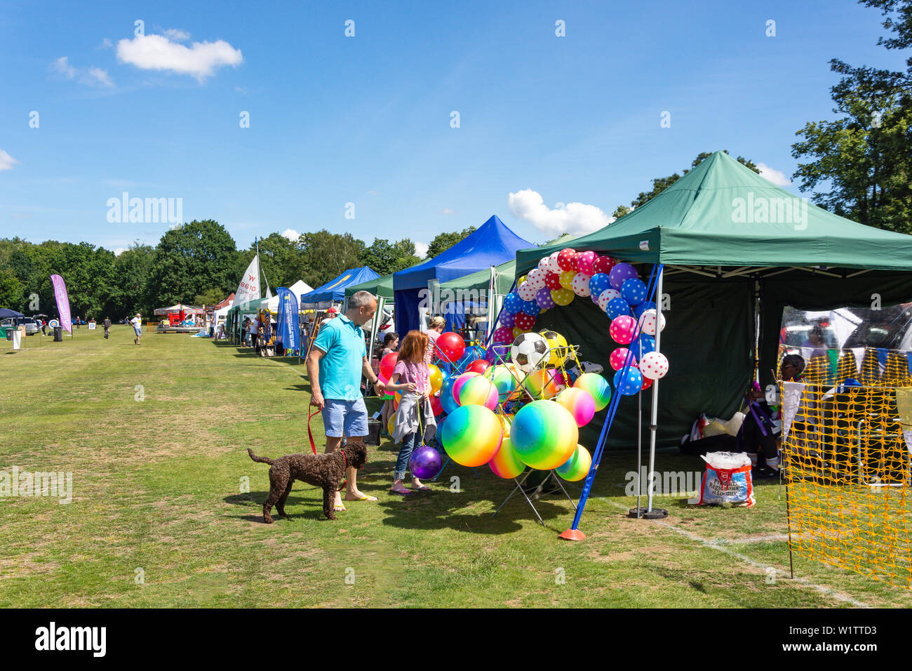 Englefield Green Village Fair auf dem Grün, Englefield Green, Surrey, England, Vereinigtes Königreich Stockfoto