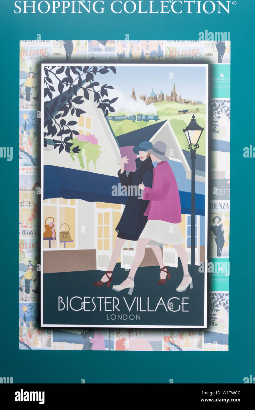 Bicester Village Outlet Shopping Center, Plakat, Bicester, Oxfordshire, England, Vereinigtes Königreich Stockfoto