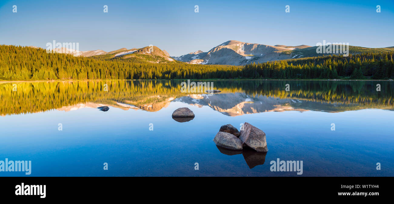 Reflexionen in Brainard See, Colorado, USA Stockfoto