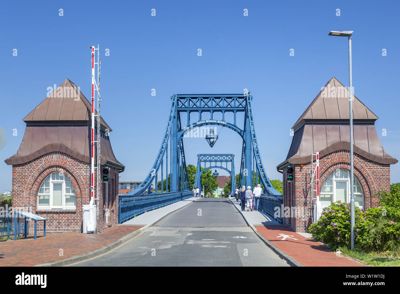 Brücke Kaiser-Wilhelm-Brücke in Wilhelmshaven, Ostfriesland, Friesland, Niedersachsen, Norddeutschland, Deutschland, Europa Stockfoto