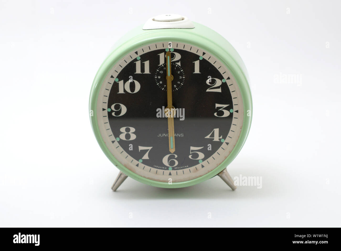 Wecker Auf 6 Uhr Stellen Wecker 6 uhr -Fotos und -Bildmaterial in hoher Auflösung – Alamy