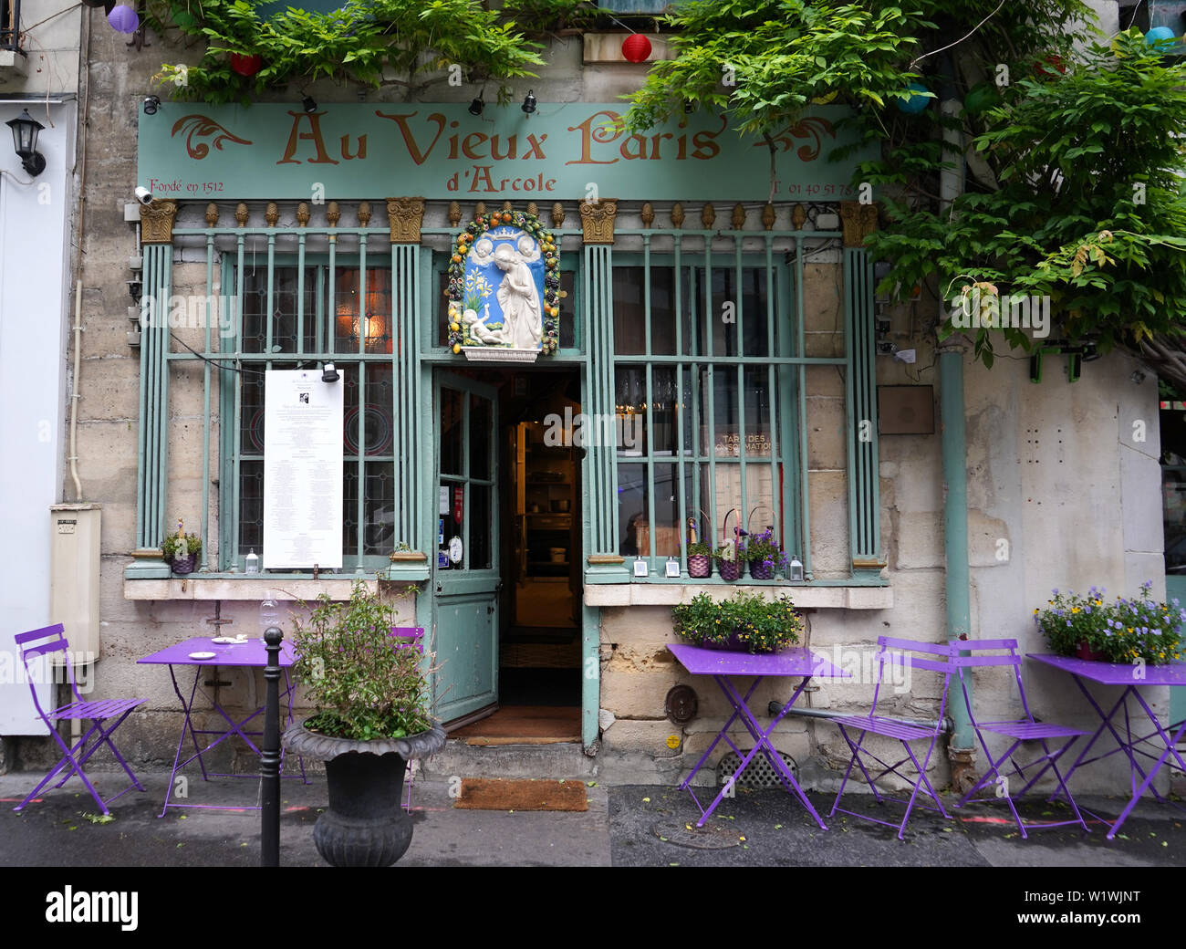 Malerische Paris Cafe Stockfoto