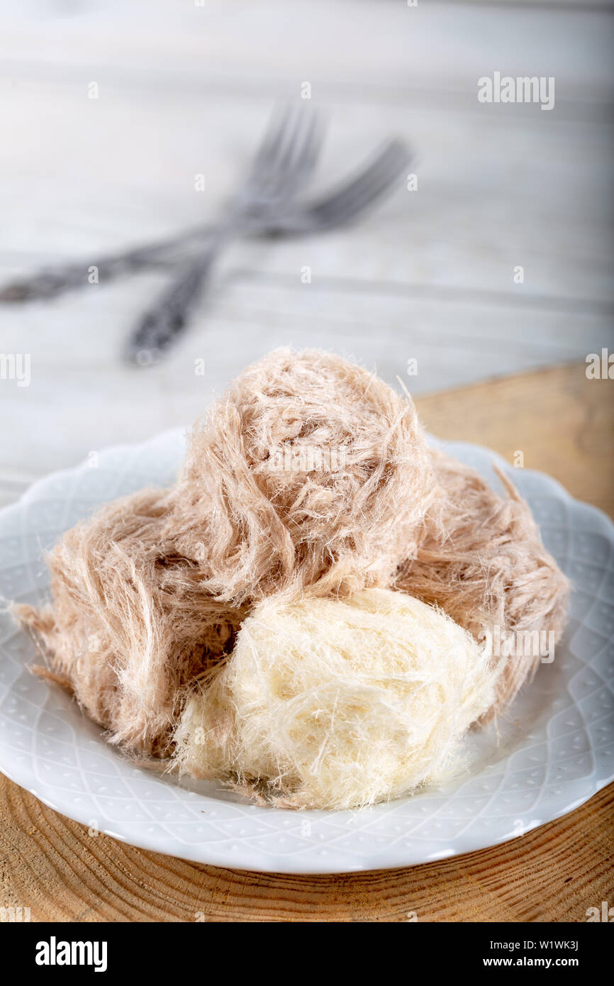 Türkische traditionelle Dessert Pismaniye, Zuckerwatte Stockfoto