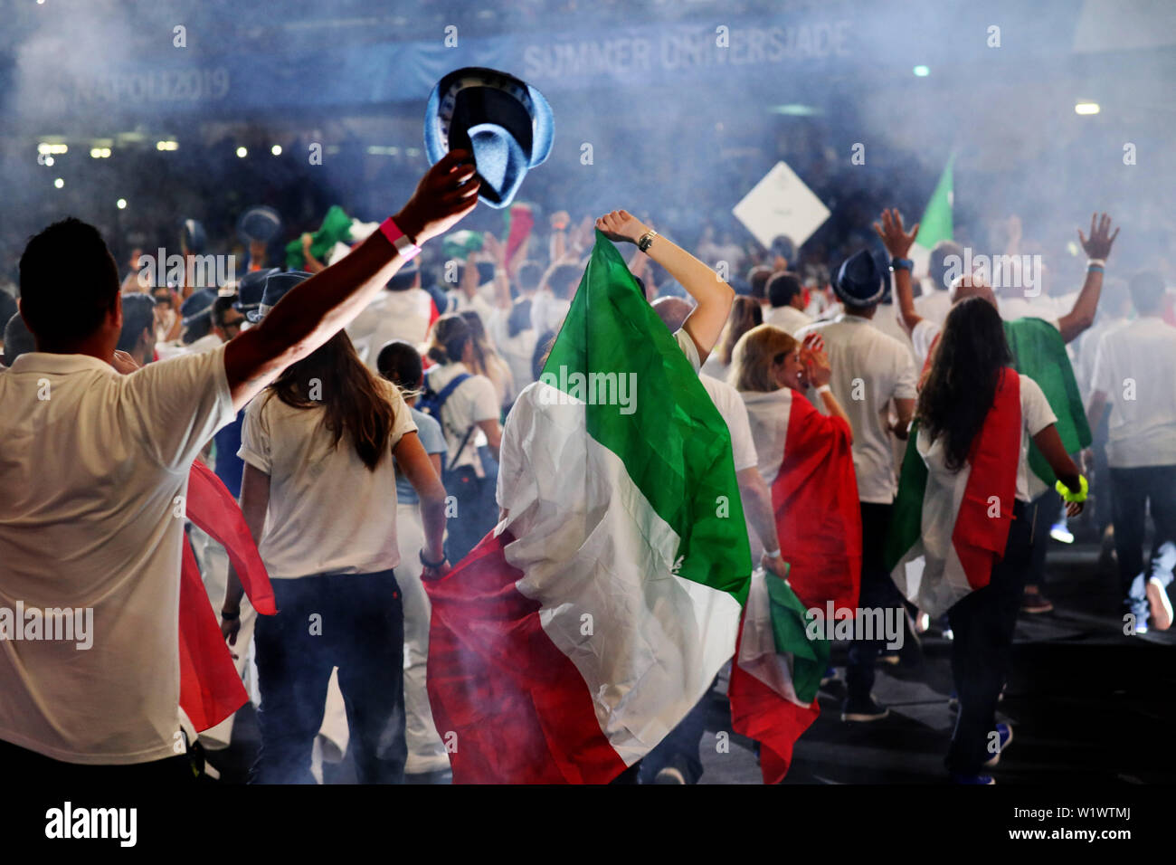 San Paolo Stadion, Neapel, Italien. 3. Juli 2019. 30 Universidade Leichtathletik Wettbewerb; Eröffnung; Die italienischen Athleten Credit: Aktion plus Sport/Alamy leben Nachrichten Stockfoto