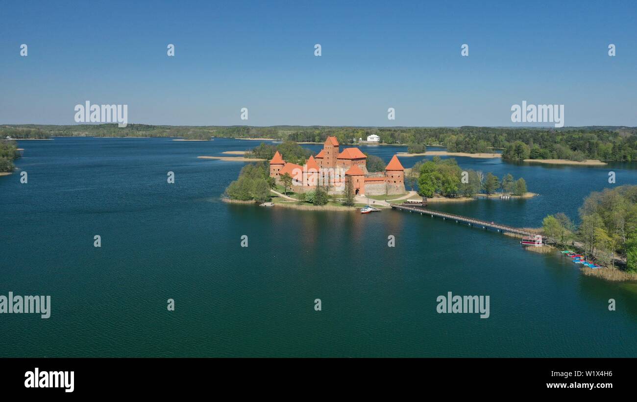 Mittelalterliche Burg Trakai Litauen aus rotem Backstein. Eine der prominentesten Reise und Tourismus Ikonen der baltischen Länder. Historische Stätte der Litauischen Geschichte Stockfoto