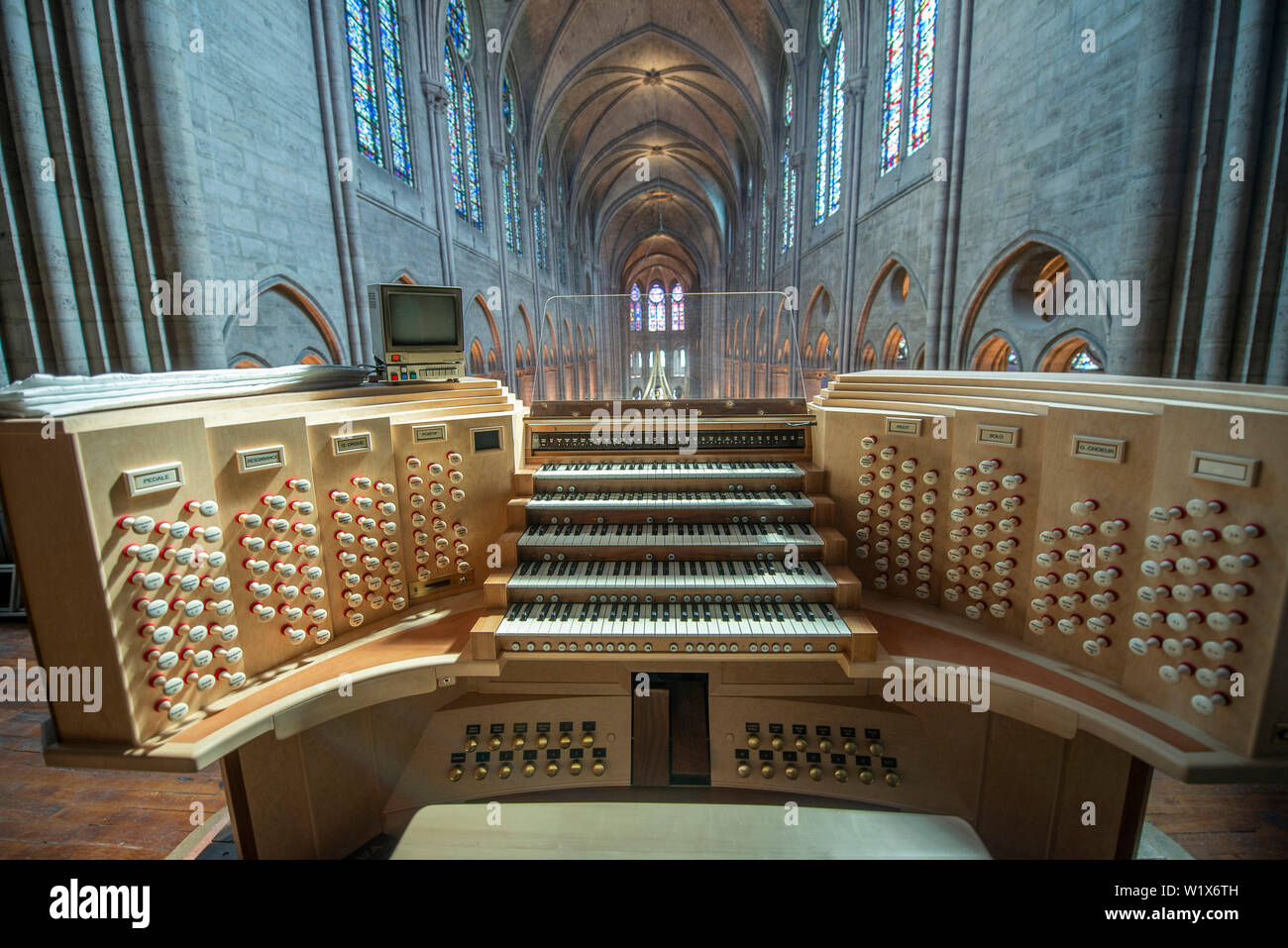Paris (Frankreich): die Kathedrale Notre-Dame. Die Orgel Konsole  Stockfotografie - Alamy