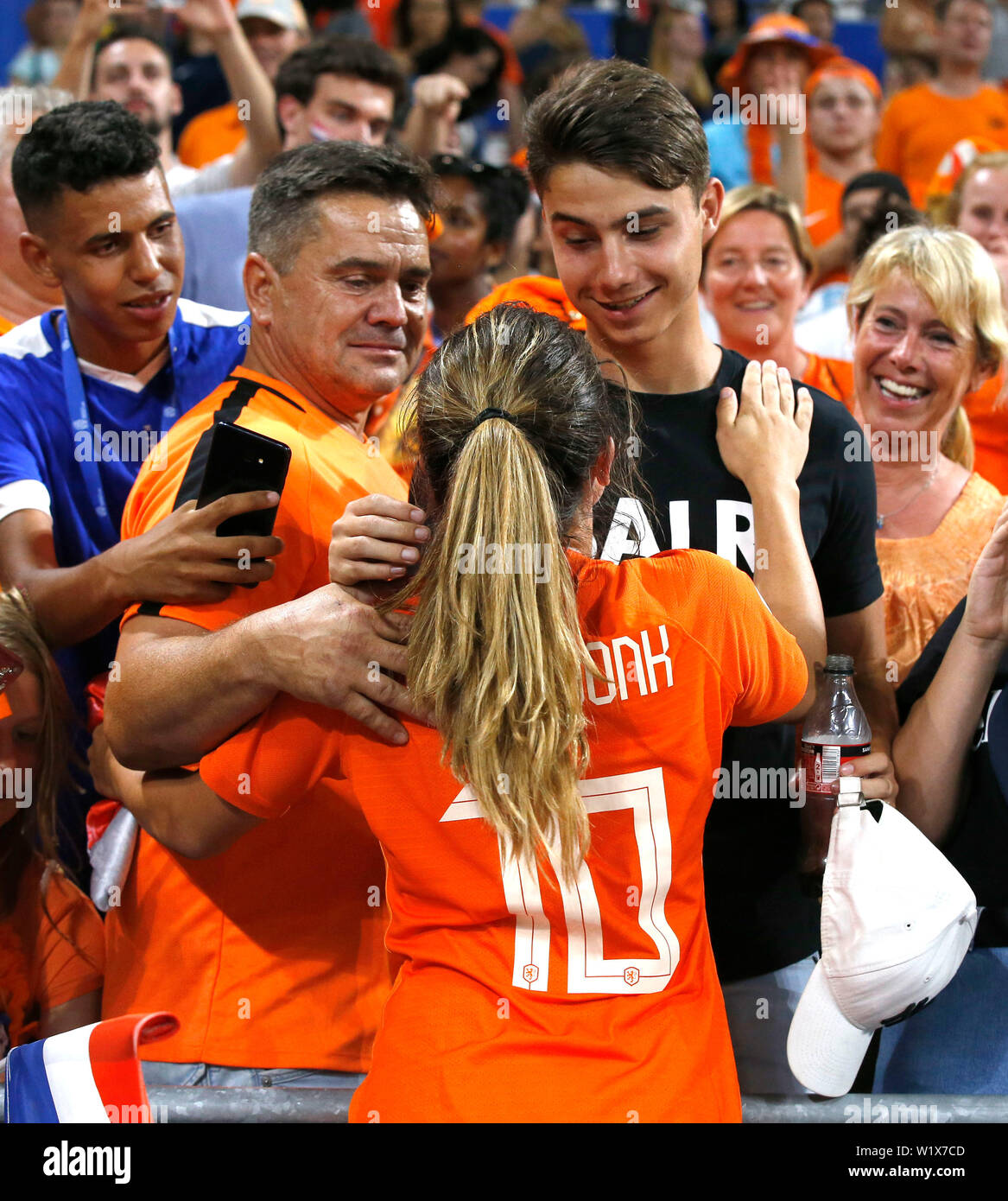 Lyon, Frankreich. 3. Juli 2019. Danielle Van De Donk (vorne) der Niederlande feiert nach dem Halbfinale zwischen den Niederlanden und Schweden an der 2019 FIFA Frauenfussball Weltmeisterschaft in Stade de Lyon in Lyon, Frankreich, 3. Juli 2019. Credit: Ding Xu/Xinhua/Alamy leben Nachrichten Stockfoto