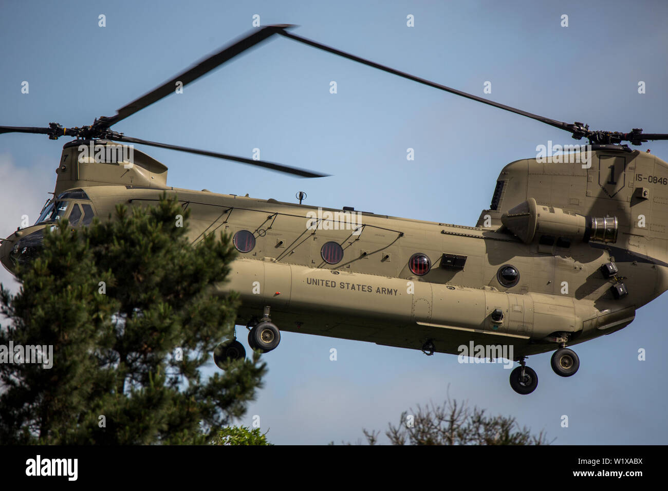 US Army CH 47 Chinook Hubschrauber an Winfield House vor Donald Trump Anreise Anreise, Regent's Park, London. Mit: Atmosphäre, Wo: London, Großbritannien Wann: 03 Jun 2019 Credit: Wheatley/WANN Stockfoto