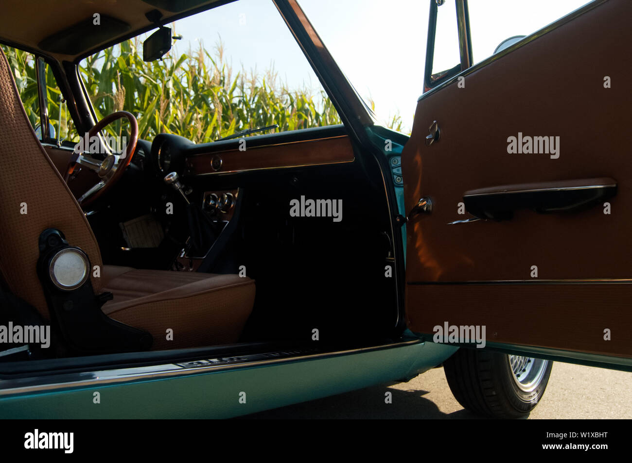 Glänzend und glänzend Old Classic retro Auto Stockfoto
