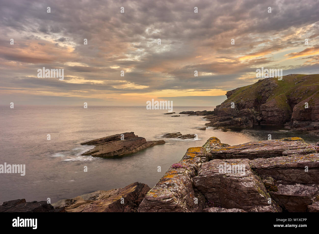 Stoer Head Lighthouse, Stoer Halbinsel, Assynt, Sutherland, Highland, Schottland. Bei Sonnenaufgang Stockfoto