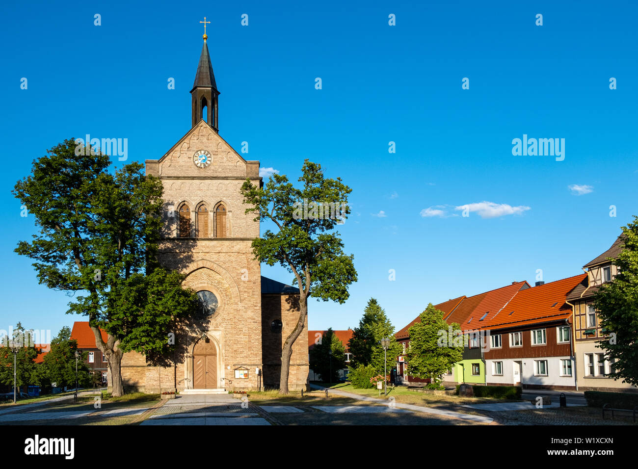 Blick auf die Kirche von Hasselfelde im Harz Stockfoto