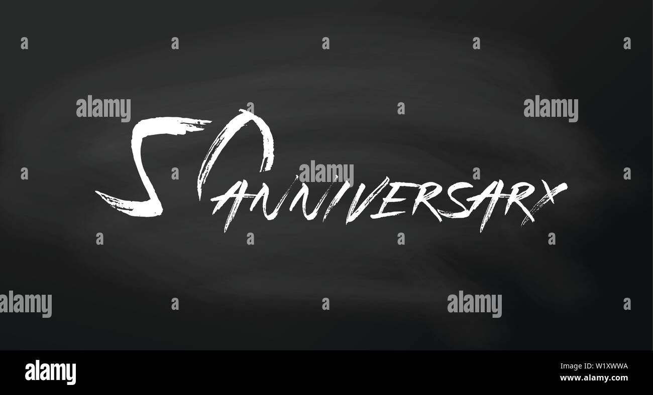 50. Jahrestag logo Konzept. 50 Jahre geburtstag Symbol. Isolierte goldenen Zahlen auf schiefertafel Hintergrund. Vector Illustration. EPS 10. Stock Vektor